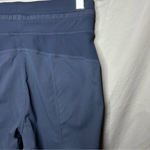 Lululemon Dance Studio Mid Rise Cropped Pant navy size 6 - Picture 8 of 12